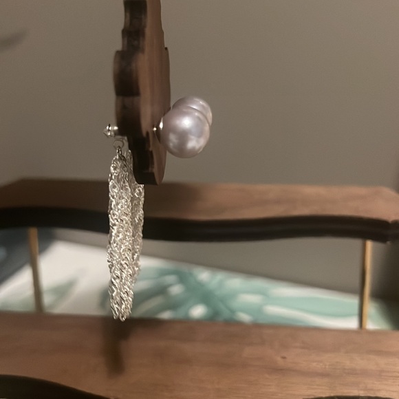 Glistening Vintage Gray Pearl Tassel Earrings - Picture 4 of 7